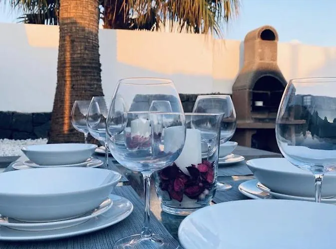 Villa Stunning Arabella - Heated Pool - Bbq - Amazing Terrace - Playa Blanca